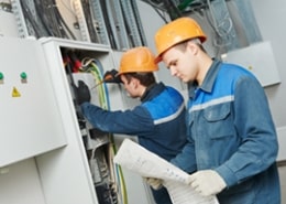bevoegde ATEX monteurs werken aan een elektrische installatie